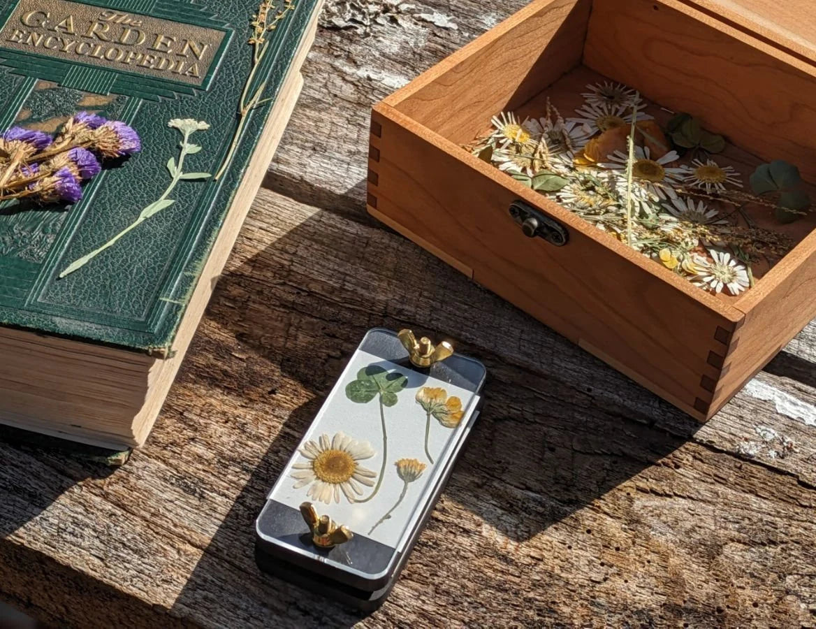 Black Mini Flower Press With Acrylic Display | (2x4)(4x4)