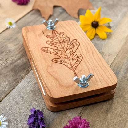 Pocket Flower Press With Oak Or Maple Leaf Design | 3"x5"